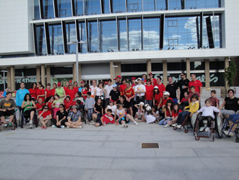 Foto de familia realizada a media  tarde.